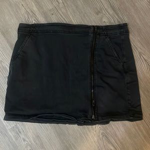 Women’s American Eagle Mini Skirt